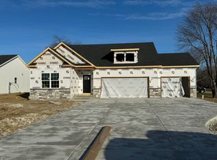 116 E Oak St, Roachdale, IN 46172