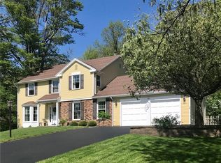 30 Whittlers Rdg, Pittsford, NY 14534