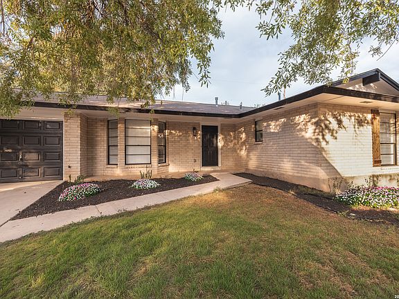 3rd image of 331 SHIN OAK DR