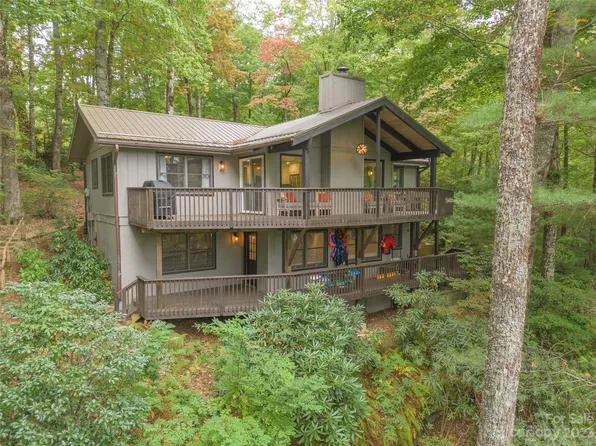 190 NE Shore Dr, Lake Toxaway, NC 28747