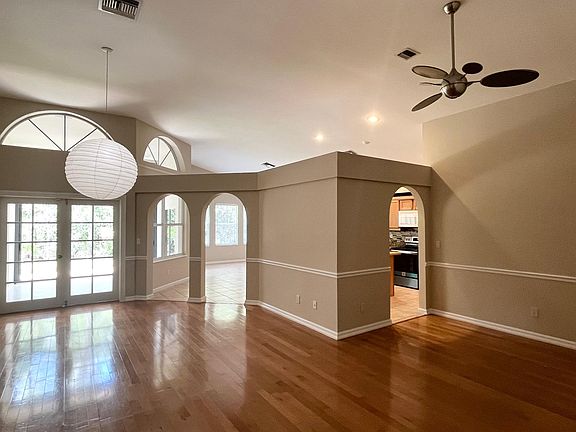 3rd image of 6545 Autumn Woods Blvd
