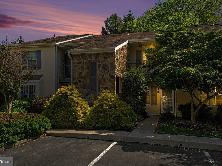 205 Valley Stream Ln #205 — Photo 30