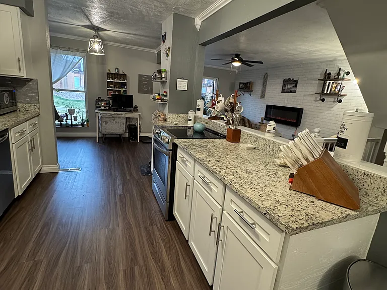 6486 Welch Ct — Photo 2