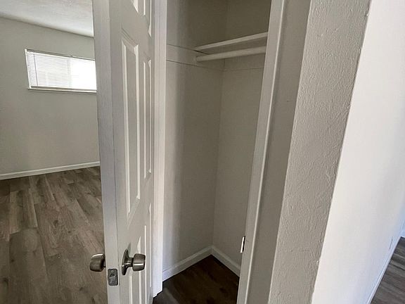 5th image of 5613 Hoffman Ct #D