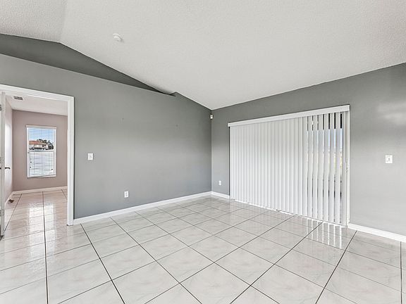 4th image of 5216 Heatherstone Ct