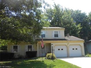 26653 Sweetbriar Dr, North Olmsted, OH