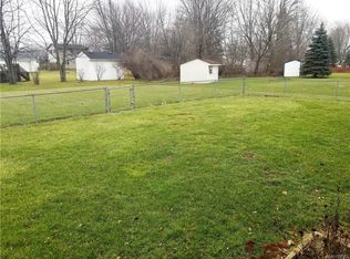 7257 Winbert Dr, North Tonawanda, NY 14120