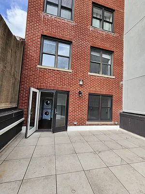 Rented by Astoria Realty | media 10