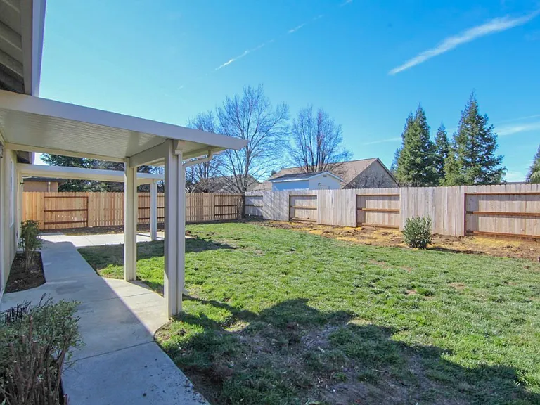 620 San Gabriel St — Photo 26
