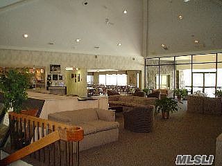 4th image of 74 Skyline Dr