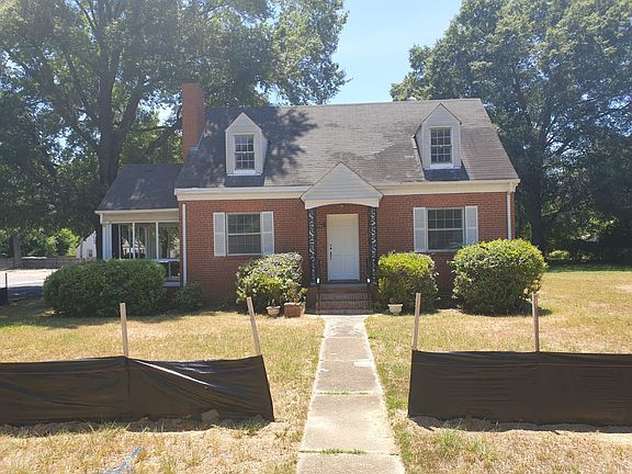2nd image of 3501 Chapel Dr