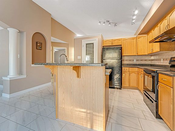 4th image of 3331 26th St NW