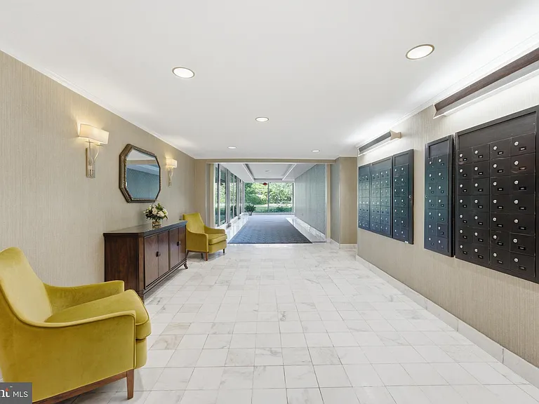 4201 Cathedral Ave NW #903W — Photo 35