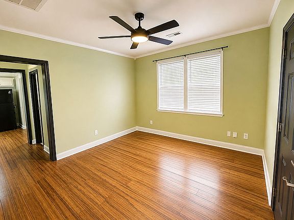 3rd image of 7 Juniper St NE