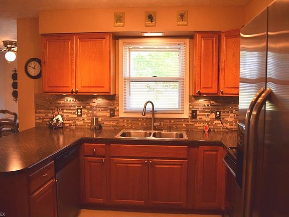 5th image of 2274 Penny Ln