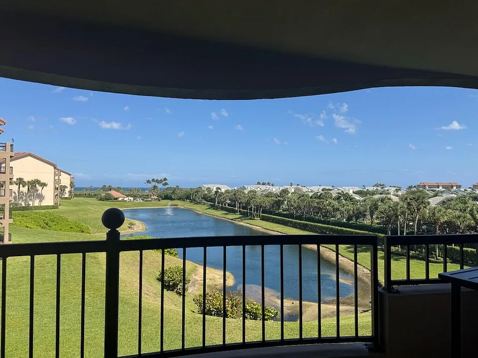 401 Ocean Bluffs Blvd #303