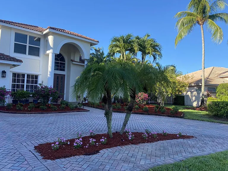 6861 Cobia Cir — Photo 3