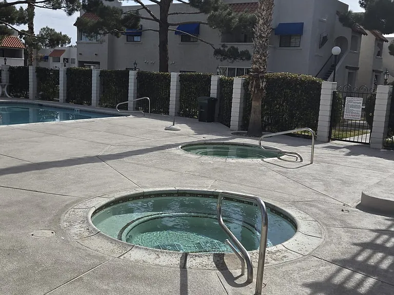 101 Luna Way — Photo 3