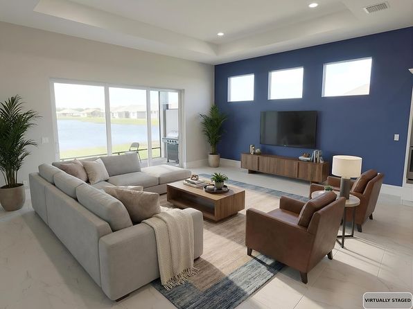 12404 SW Sunrise Lake Ter