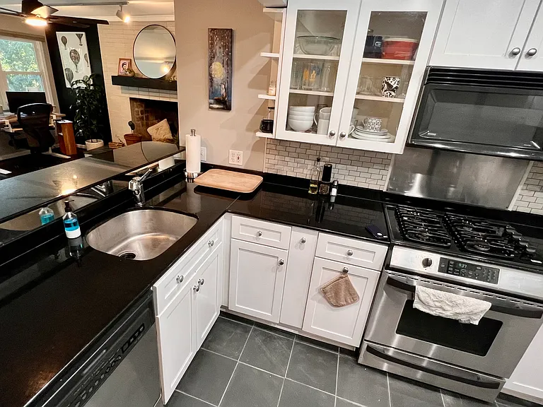 1103 Palafox Dr NE — Photo 9
