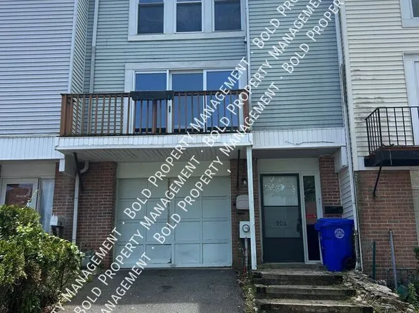 906 Summit Chase Dr, Reading, PA 19611