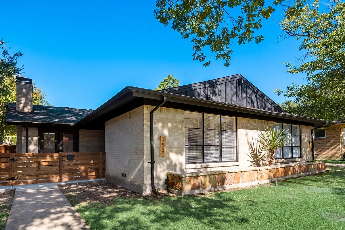 Building Photo - 7530 Brentcove Cir