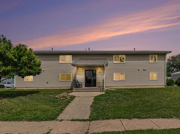 1920 Locust St, Yankton, SD