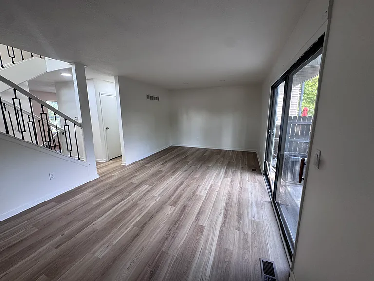 W 108th Pl — Photo 11