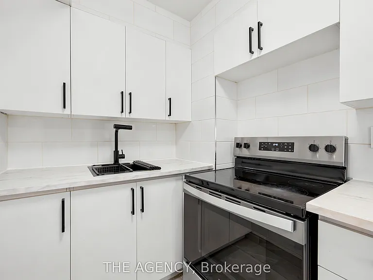 2350 Dundas St W #520A — Photo 10