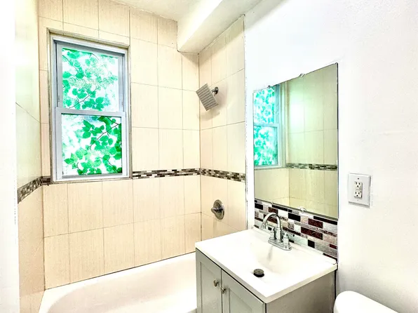 245 Duncan Avenue image 14 of 18