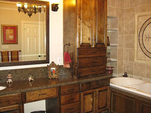 5th image of 6315 Club Lake Ct