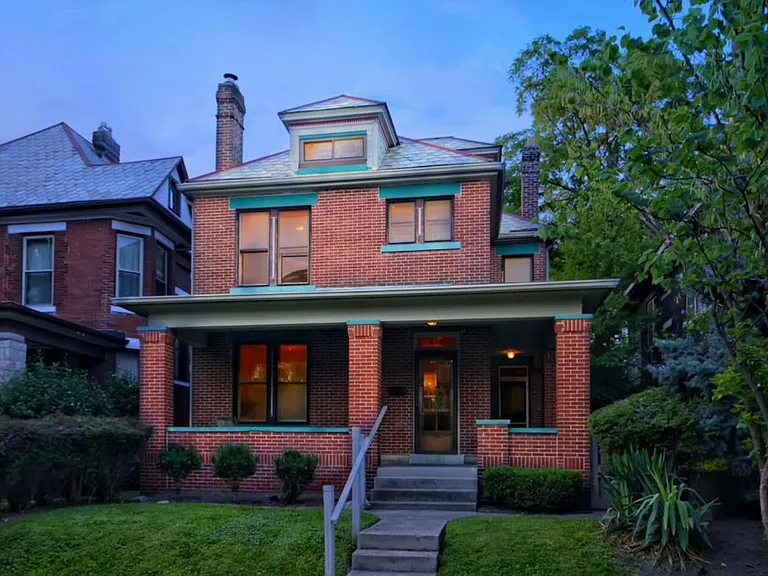 400 E Oakland Ave — Photo 1