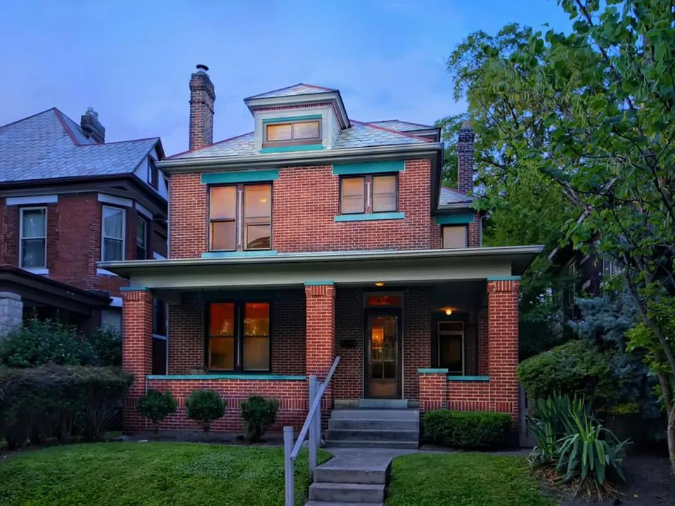400 E Oakland Ave