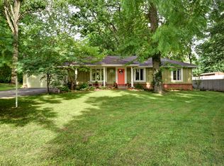 2761 W Allen Dr, Springfield, MO 65810