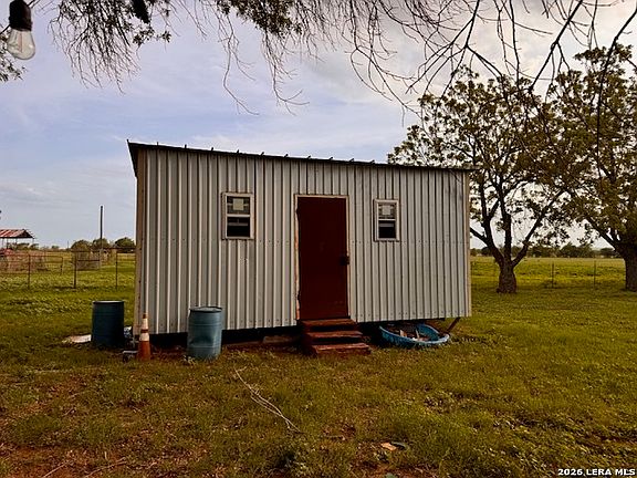4th image of 1115 County Road 669