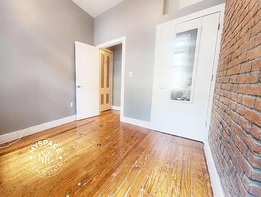 Rented by MySpaceNYC | media 8