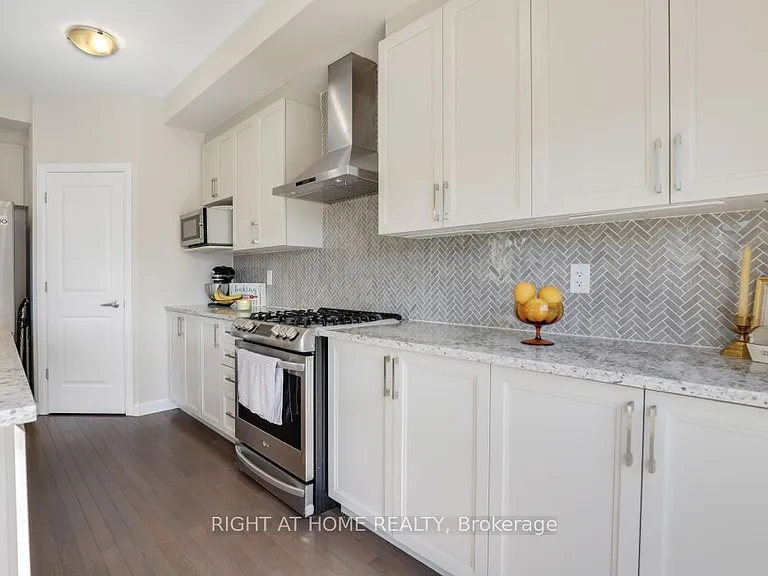 900 Serrano St — Photo 16