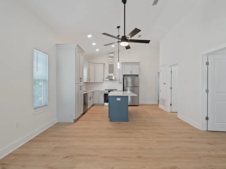 418 N C St — Photo 15