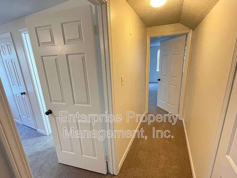 9161 Gainsborough Dr — Photo 20