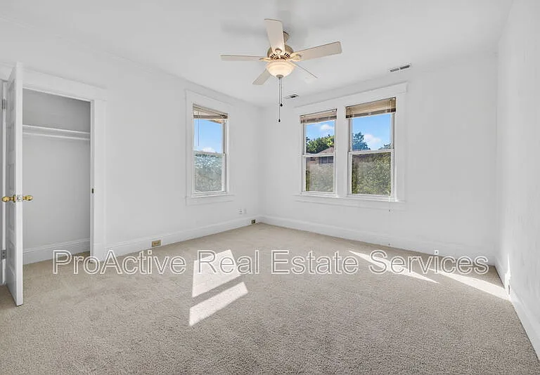 1008 Grayson St — Photo 16