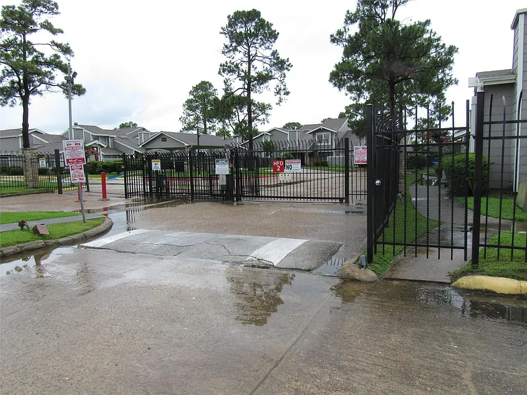 12109 Sandpiper Dr #121 — Photo 2