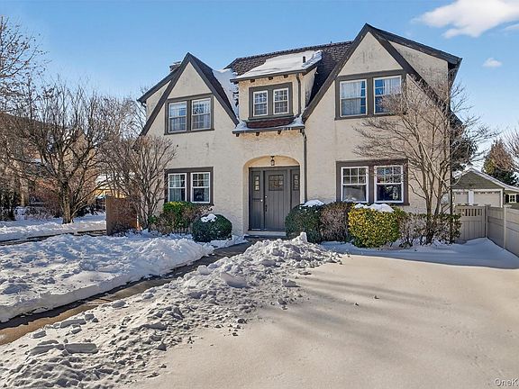 3rd image of 676 Webster Avenue