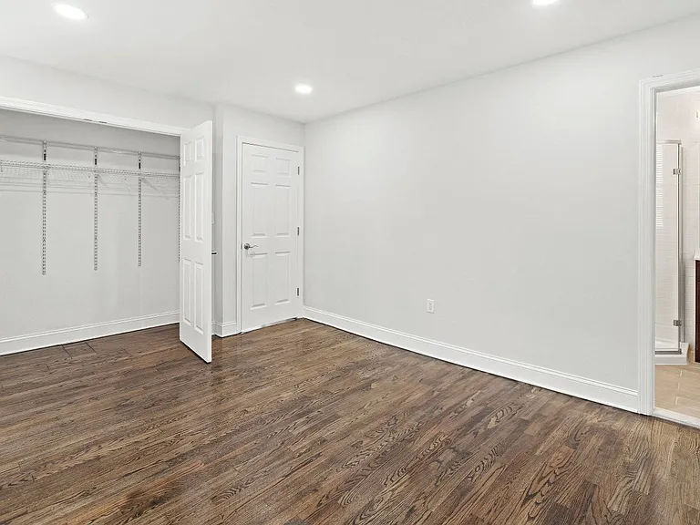 Riverview Manor Apartments — Photo 16