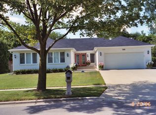 516 Juniper Pkwy, Libertyville, IL 60048