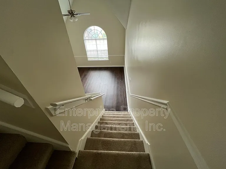 6869 Century Oaks Dr — Photo 10