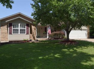 10 Cambourne Ct, Saint Peters, MO 63376