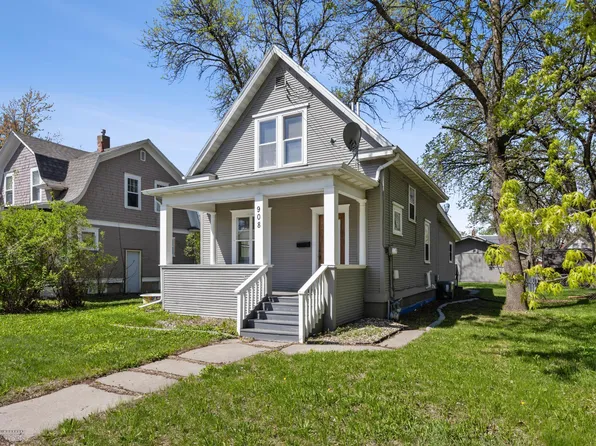 908 University Dr N, Fargo, ND 58102