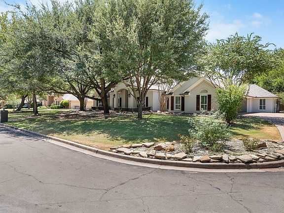 3rd image of 367 Elm Grove Cir