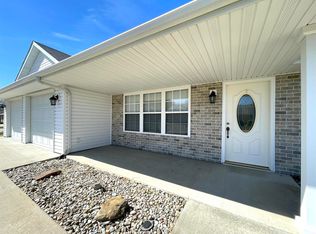 604 Heritage Dr #607, Herrin, IL 62948
