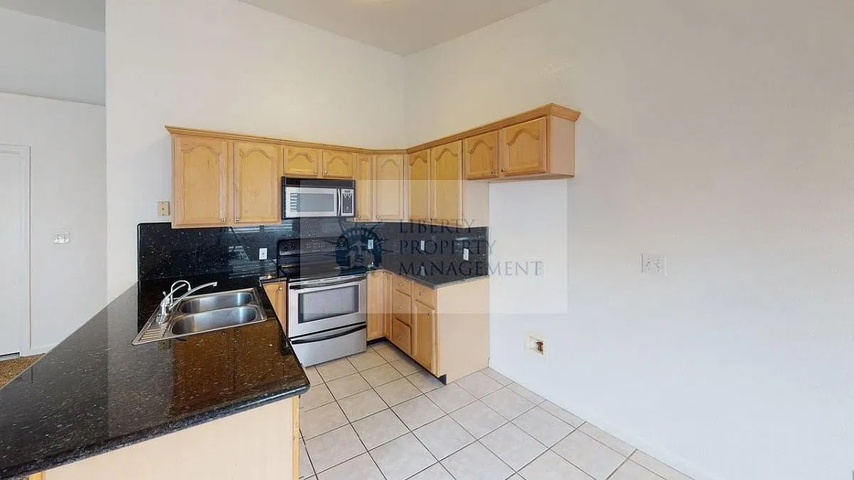 3 bed, 2028 sqft, $2,125 — Photo 4